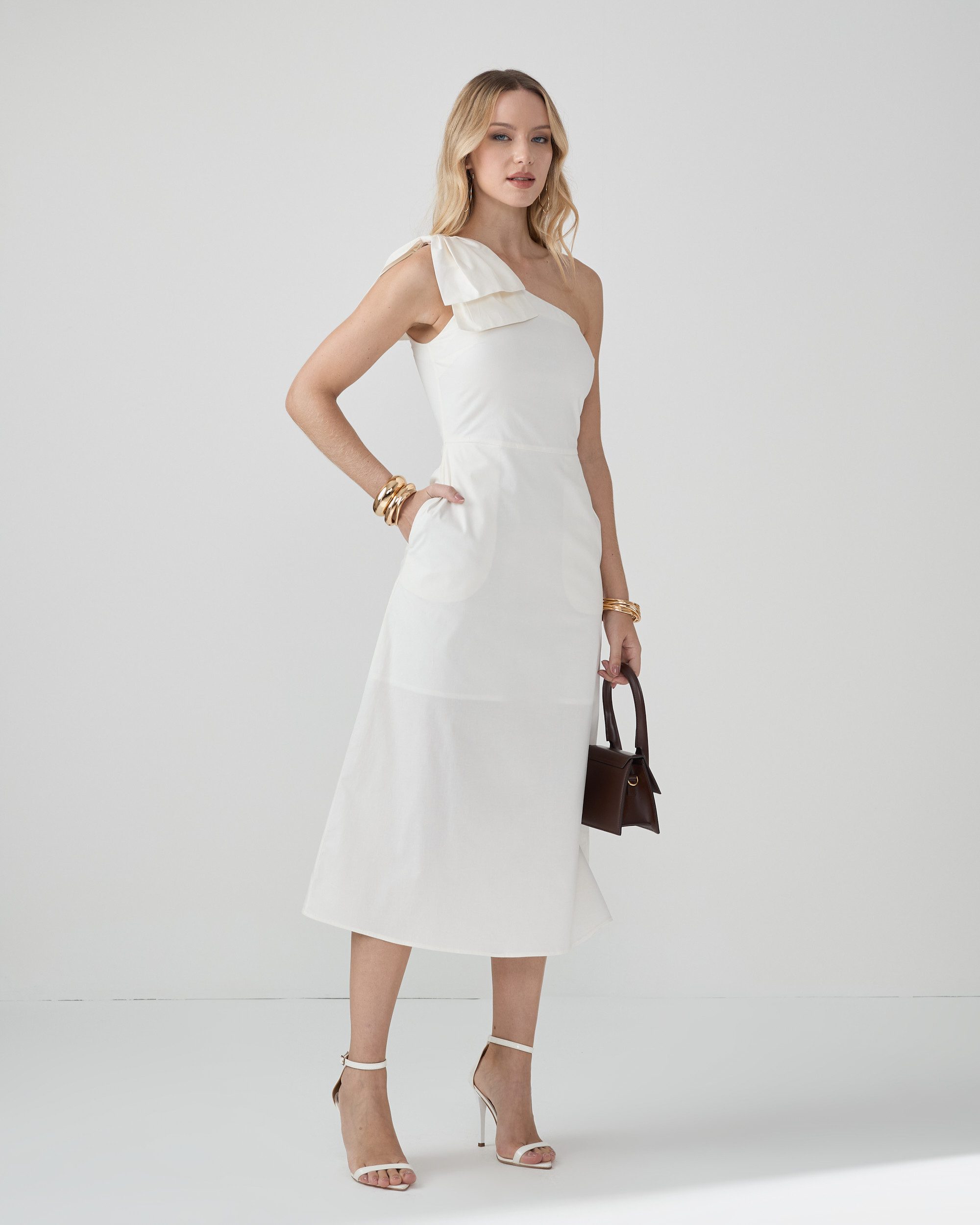 Vestido Midi de Um Ombro Só em Tricoline com Laço Celina - FIN213