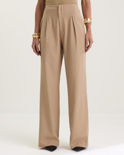 Calça de Alfaiataria Sarjada de Corte Reto Eliara - FIN206