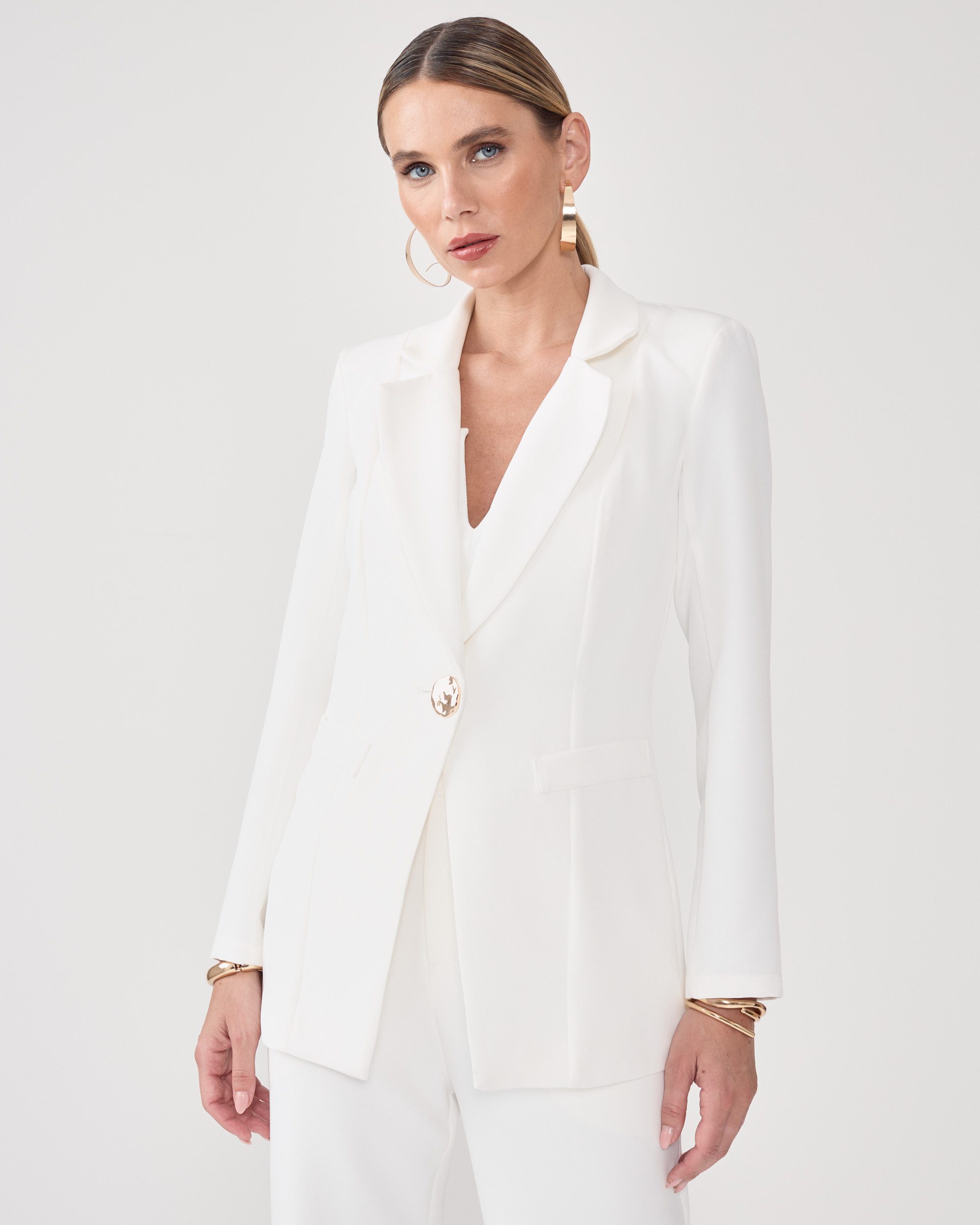 Blazer de Alfaiataria Alongado com Ombreiras Dalila - FIN205