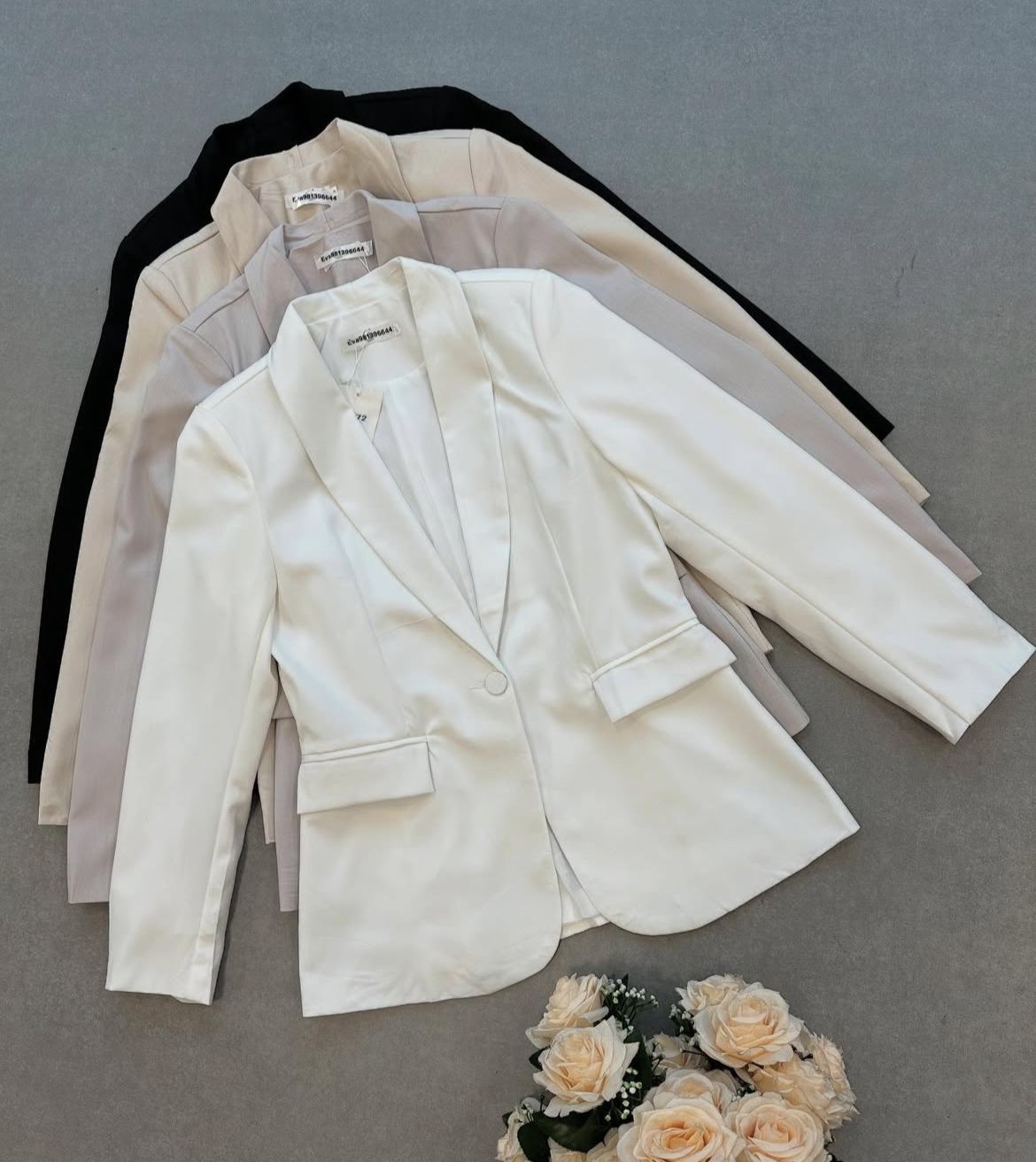 Blazer de Alfaiataria com Ombreiras e Lapela Infinita - FIN200 - Imagem 3