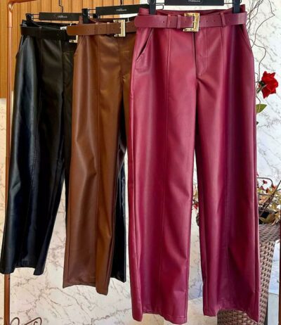 Calça Pantalona de Couro Fake com Cinto Dourado - FIN198