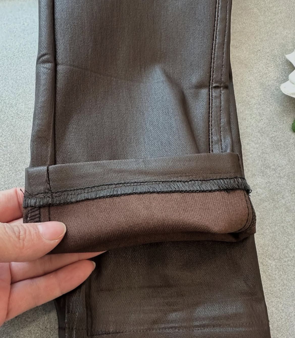 Calça Resinada Feminina com Efeito Couro Leather Touch – FIN196 - Imagem 3