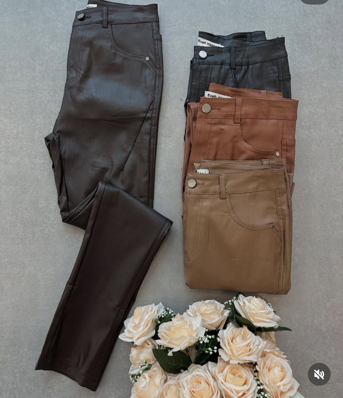 Calça Resinada Feminina com Efeito Couro Leather Touch – FIN196 - Imagem 2