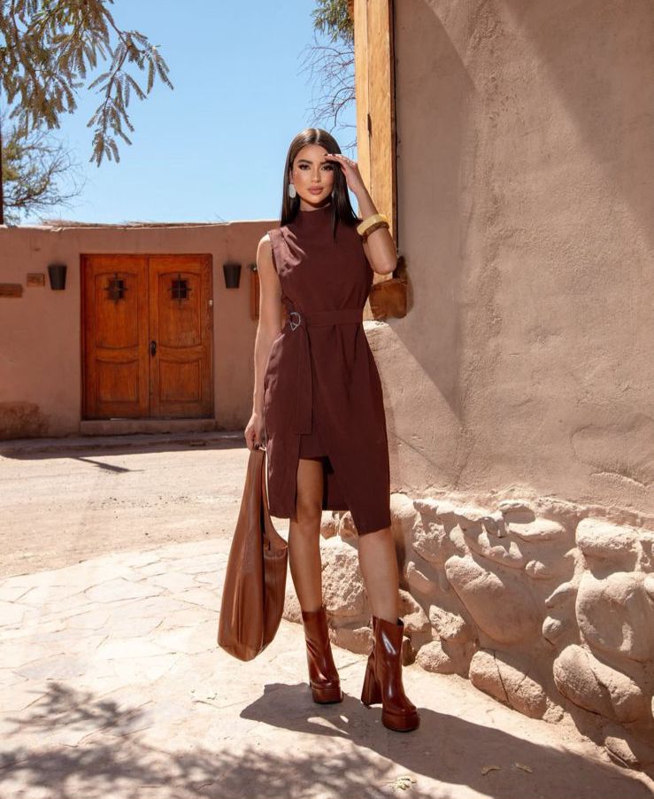 Vestido de Alfaiataria com Gola Alta e Fenda Frontal Felina - FIN178 - Imagem 4