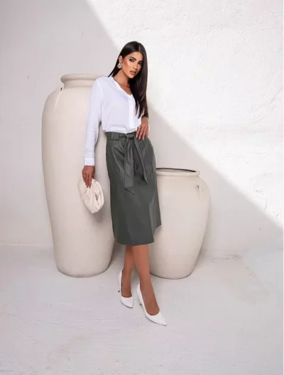 Saia Midi de Couro PU com Cinto e Bolsos – FIN184
