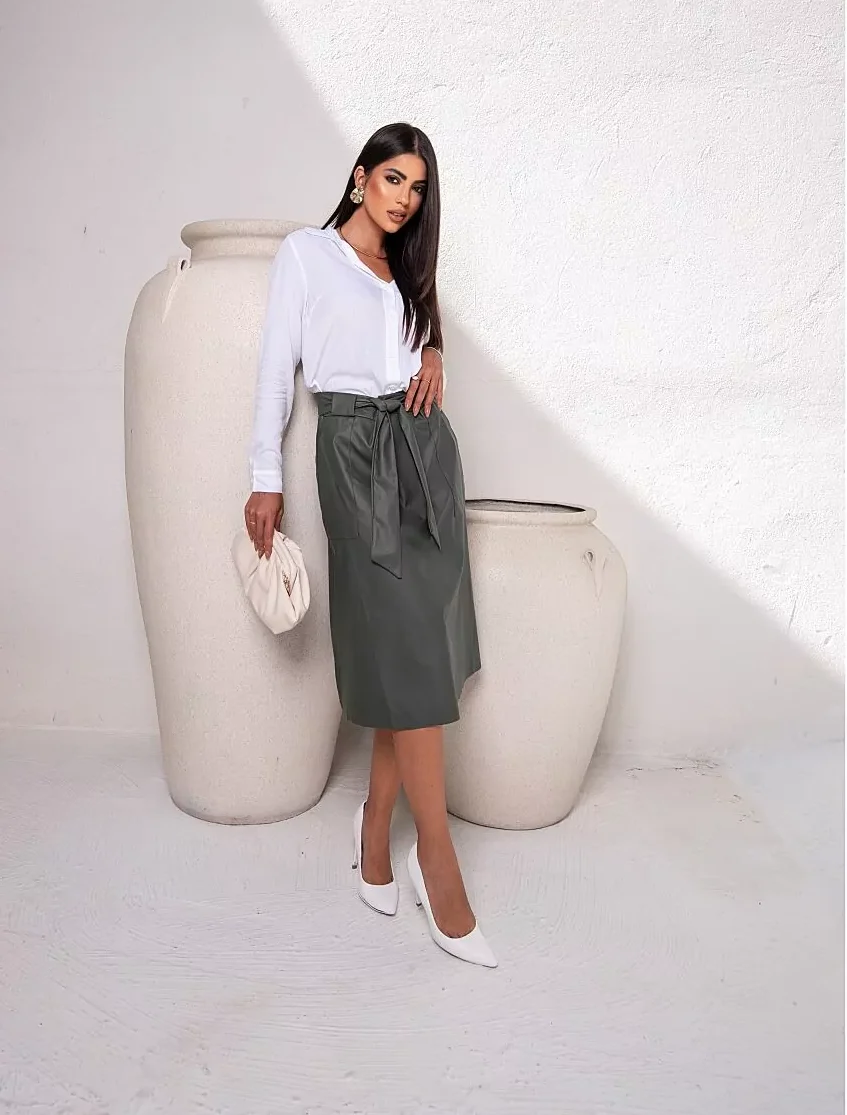 Saia Midi de Couro PU com Cinto e Bolsos – FIN184